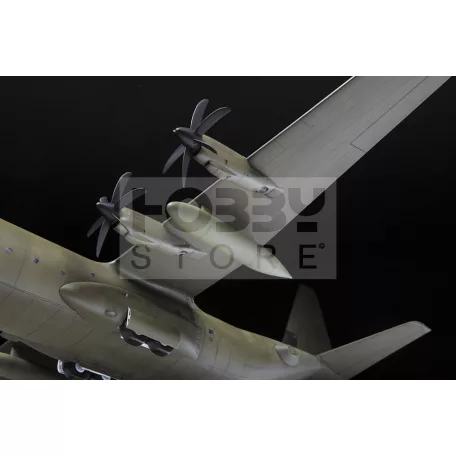 Zvezda C-130 J-30 makett 1:72 (7324Z)