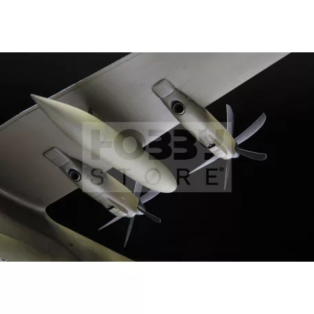 Zvezda C-130 J-30 makett 1:72 (7324Z)