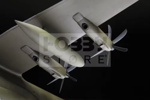 Zvezda C-130 J-30 makett 1:72 (7324Z)