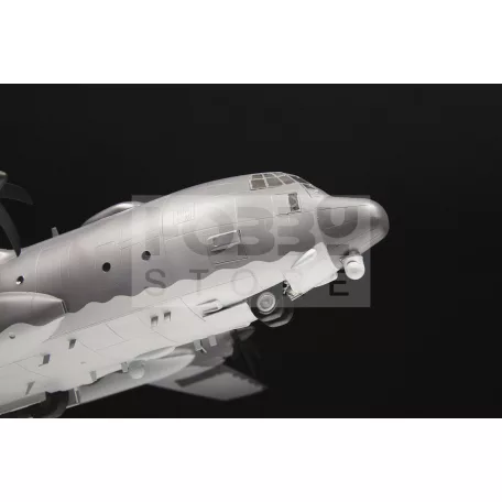 Zvezda AC-130J GUNSHIP GHOSTRIDER makett 1:72 (7326Z)