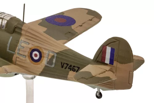 Revell Starter Kit Supermarine Spitfire Mk.Ia & Hawker Hurricane Mk.I – 1:144 repülőgép makett szett