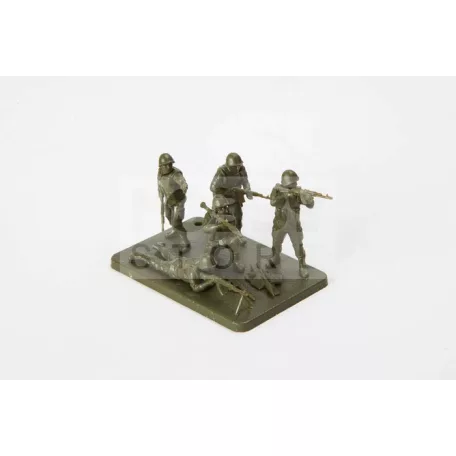 Zvezda Soviet Infantry makett 1:72 (7404Z)