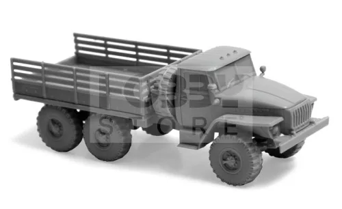 Zvezda Soviet Army Truck 'Ural' 4320 makett 1:100 (7417Z)