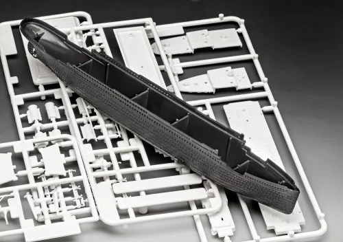Revell Starter Kit R.M.S. Titanic – 1:1200 hajó makett