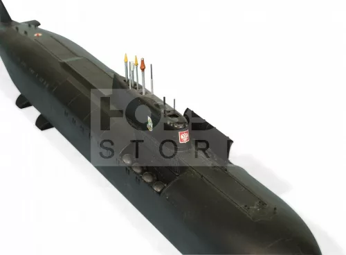 Zvezda K-141 Kursk Russian Nuclear Submarine 1:350 (9007Z)