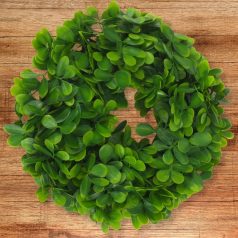   Mű zöld lombos koszorú 28 cm – dekorációs alap ajtódíszekhez