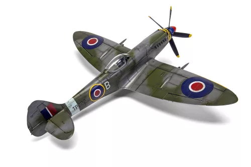 Airfix Supermarine Spitfire F Mk.XVIII 1:48 makett – Airfix A05140