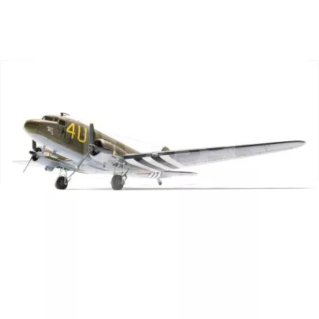 Airfix Douglas C-47A/D Skytrain repülőgép makett 1:72 (A08014)