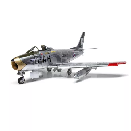 Airfix North American F-86F-40 Sabre repülőgép makett 1:48 (A08110)