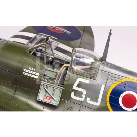 Airfix Supermarine Spitfire Mk.Ixc repülőgép makett 1:24 (A17001)