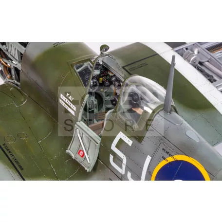 Airfix Supermarine Spitfire Mk.Ixc repülőgép makett 1:24 (A17001)
