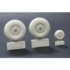   Plus Model C-47 Skytrain wheels with cover - kerékkészlet kerékagyburkolattal