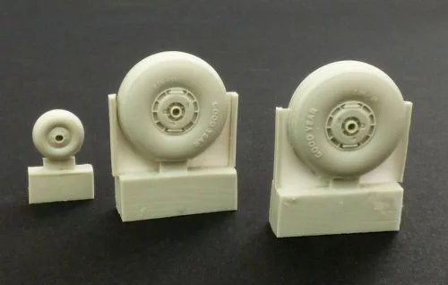 Plus Model C-47 Skytrain wheels with cover - kerékkészlet kerékagyburkolattal
