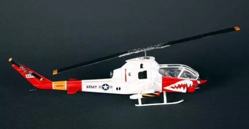 MisterCraft AH-1G Arctic Cobra 1:72 helikopter makett – MisterCraft B-01
