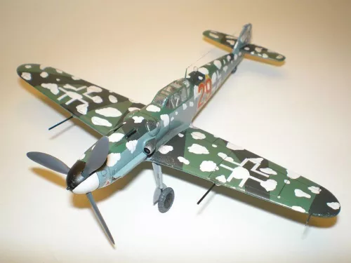 MisterCraft BF-109G-5R6 Roten Jager 1:72 repülőgép makett – MisterCraft C-108