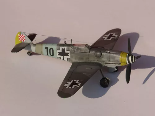 MisterCraft BF-109G-14 horvát légierő 1:72 repülőgép makett – MisterCraft C-151