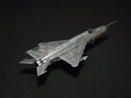 MisterCraft MiG-21MF Tomcat Killer 1:72 repülőgép makett – MisterCraft C-16