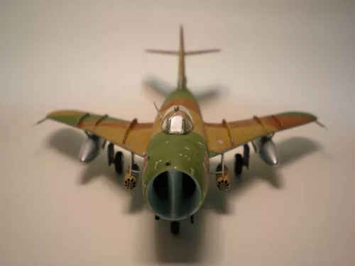MisterCraft MiG-17 PF Radar Fresco 1:72 repülőgép makett – MisterCraft C-29