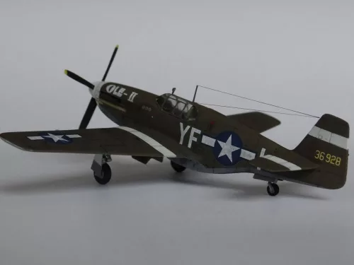MisterCraft P-51 B-1 BullFrog I 1:72 repülőgép makett – MisterCraft C-46