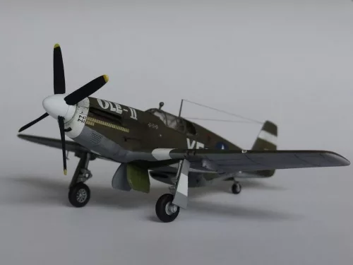 MisterCraft P-51 B-1 BullFrog I 1:72 repülőgép makett – MisterCraft C-46