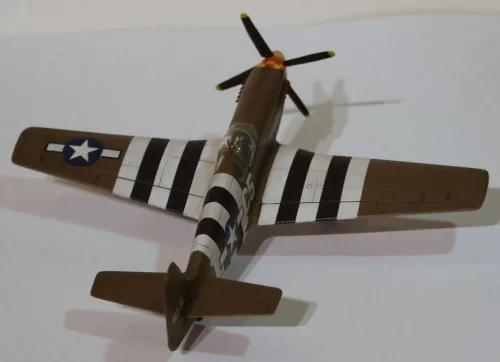 MisterCraft P-51 B-5 Hurry Home Honey 1:72 repülőgép makett – MisterCraft C-49