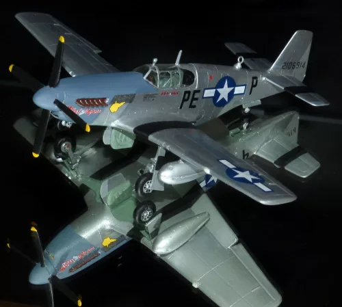 MisterCraft P-51 B-15 Bald Eagle 1:72 repülőgép makett – MisterCraft C-54