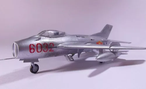 MisterCraft Jian Ji-6(I) 1:72 repülőgép makett – MisterCraft C-60