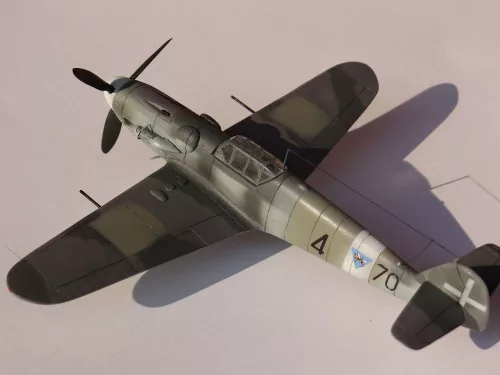MisterCraft BF-109G-2 Ilmavoimat 1:72 repülőgép makett – MisterCraft C-76