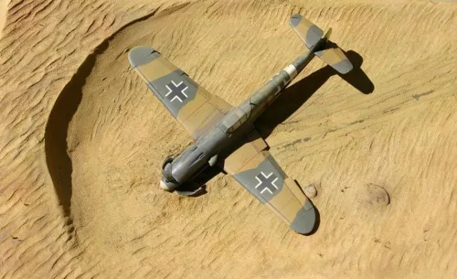 MisterCraft BF-109G-4/trop Shiess 1:72 repülőgép makett – MisterCraft C-88