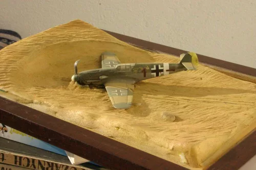 MisterCraft BF-109G-4/trop Shiess 1:72 repülőgép makett – MisterCraft C-88