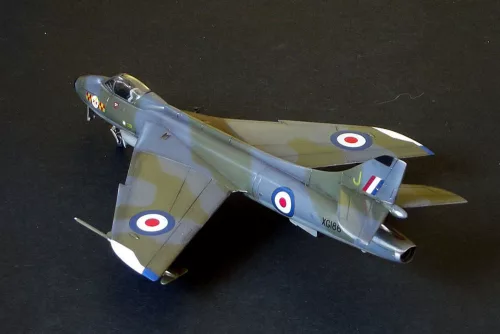 MisterCraft Hawker Hunter F.Mk.6 1:72 repülőgép makett – MisterCraft D-10