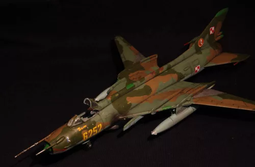 MisterCraft SU-20R utolsó repülés 1:72 repülőgép makett – MisterCraft D-13