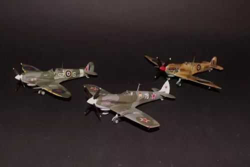 MisterCraft Supermarine Spitfire Mk.Vb 1:72 repülőgép makett – MisterCraft D-203