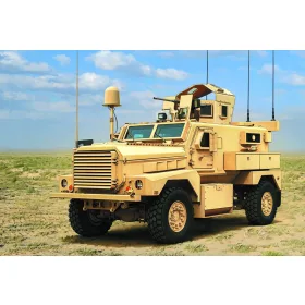 HobbyBoss COUGAR 4X4 MRAP 1:35 harcjármű makett