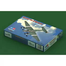 HobbyBoss szovjet PE-2 bombázó 1:72 makett