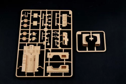 HobbyBoss Defender110 HardTop 1:35 katonai jármű makett