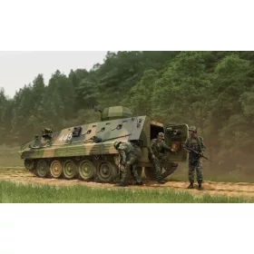 HobbyBoss PLA ZSD89 APC 1:35 harcjármű makett