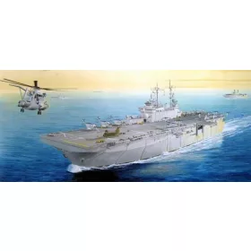 HobbyBoss USS Wasp LHD-1 1:700 hajómakett