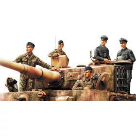   HobbyBoss német Panzer harckocsi Crew (Normandy 1944) 1:35 figura szett