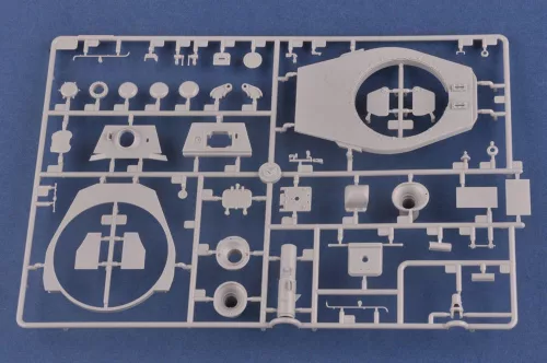 HobbyBoss Pz.Kpfw.VI Sd.Kfz.181 Tiger II(Henschel 1:35 harcjármű makett