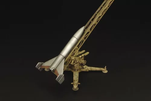 Hauler F-55 FEUERLILIE with launching ramp – fegyverrendszer makett