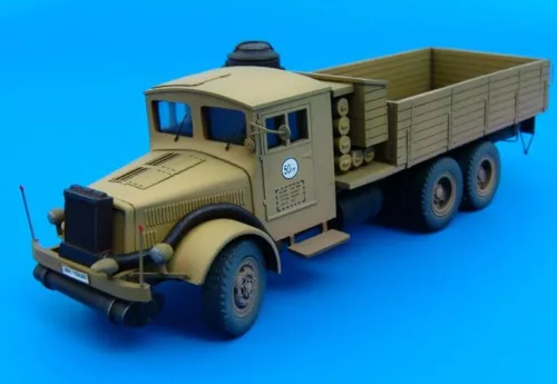 Hauler TATRA typ 8000H Holzgas – járműmakett