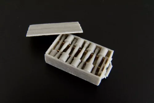 Hauler german hand grenades stielhgr 24 and box (30-2 pcs) - német Stielhandgranate 24 kézigránátok és ládák – 30 gránát, 2 láda