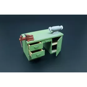   Hauler Workbench with table grinder and vise – dioráma kellék makett