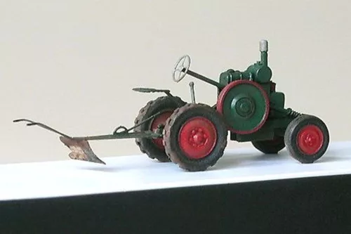 Hauler Tractor Svoboda with plow year1937 – járműmakett