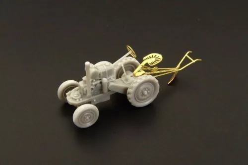 Hauler Tractor Svoboda with plow year1937 – járműmakett