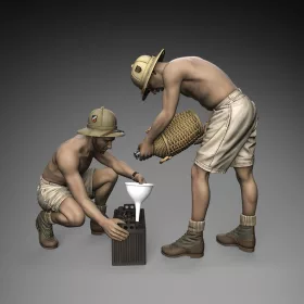   Royal Model German DAK soldiers battery maintenance – figura makett