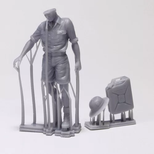 Royal Model German DAK soldier holding jerrycan 3D printed – figura makett