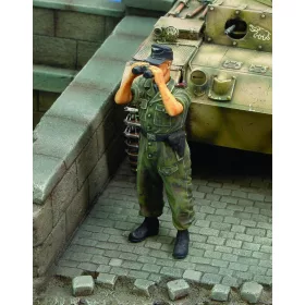   Royal Model Waffen SS tanker looking through binoculars-WWII – figura makett