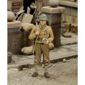   Royal Model U.S. infantry rifleman with canteen - WWII – figura makett